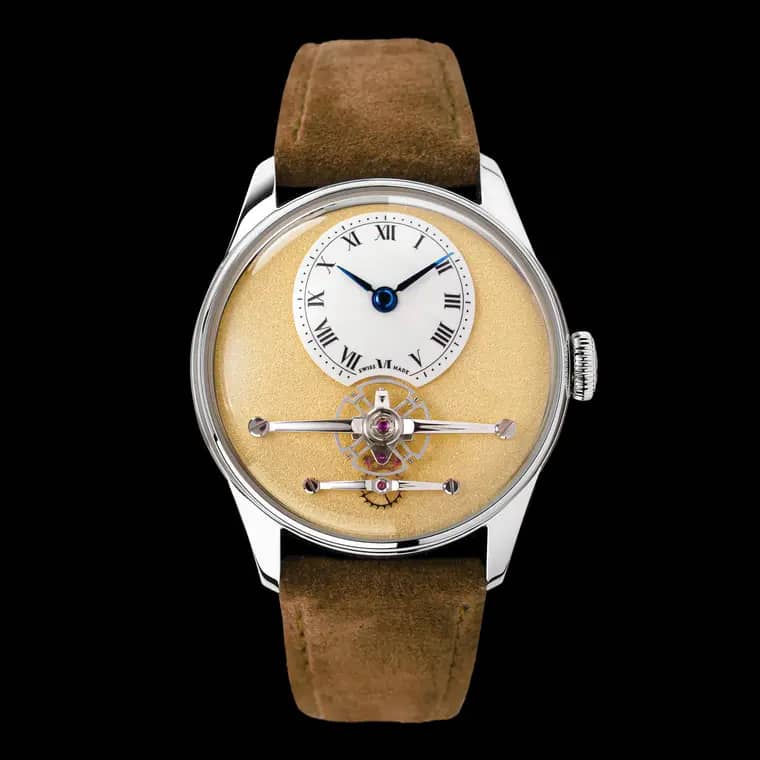 Christopher Ward Loco Classic, nominado en «Petite Aiguille». Foto © GPHG